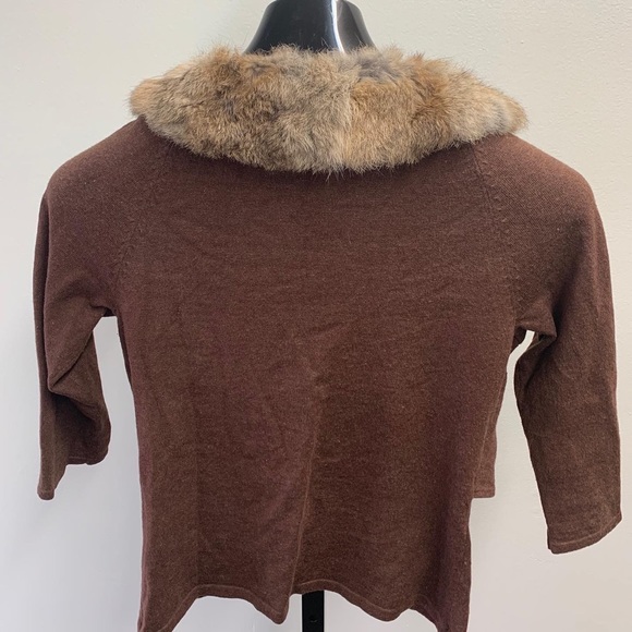 Beautiful Vintage fur collar sweater - Picture 3 of 5